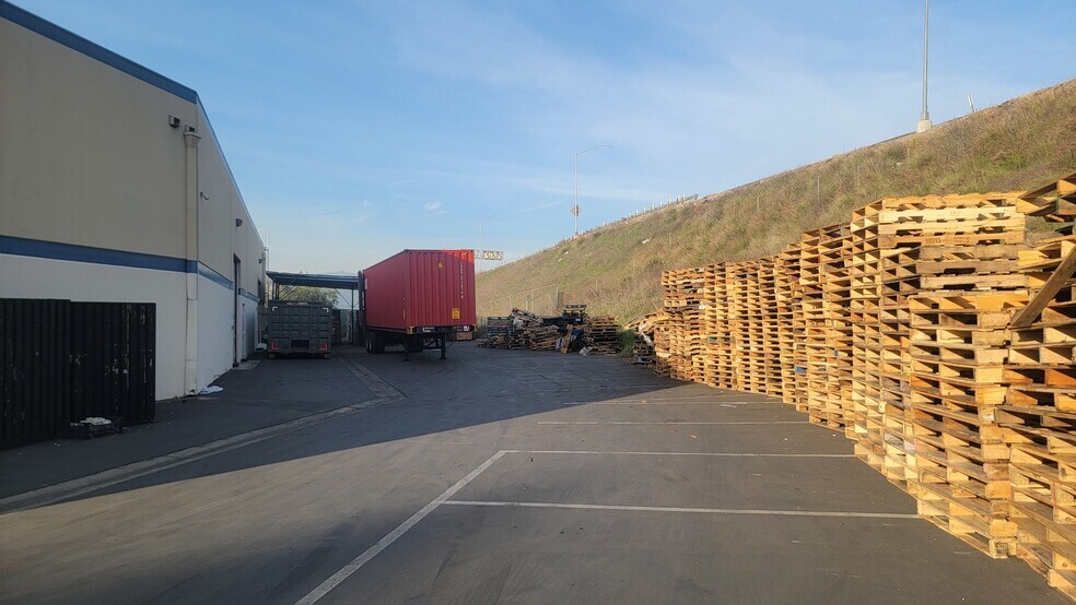More Photos Of 3198 Factory Dr, Pomona Warehouse For Lease