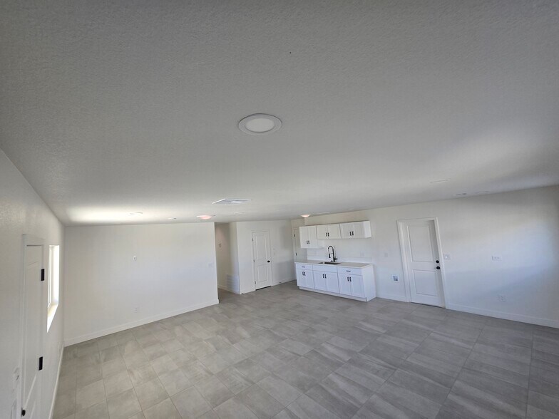 More Photos Of 504 S Jones Blvd, Las Vegas Office For Lease