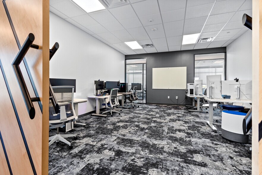 More Photos Of 8261 Belleview Dr, Plano Loft Creative Space For Lease