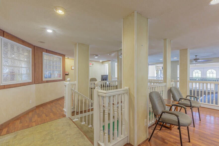 More Photos Of 3709 Brainerd Rd, Chattanooga Office For Sale