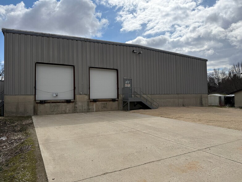 More Photos Of 625 Menomonee St, Theresa Warehouse For Lease