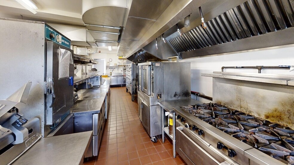 More Photos Of 109 Black Rock Tpke, Redding Restaurant For Lease