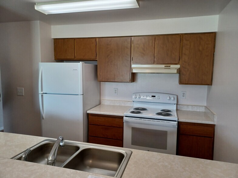 More Photos Of 540 N Madison St, Tekoa Apartments For Sale