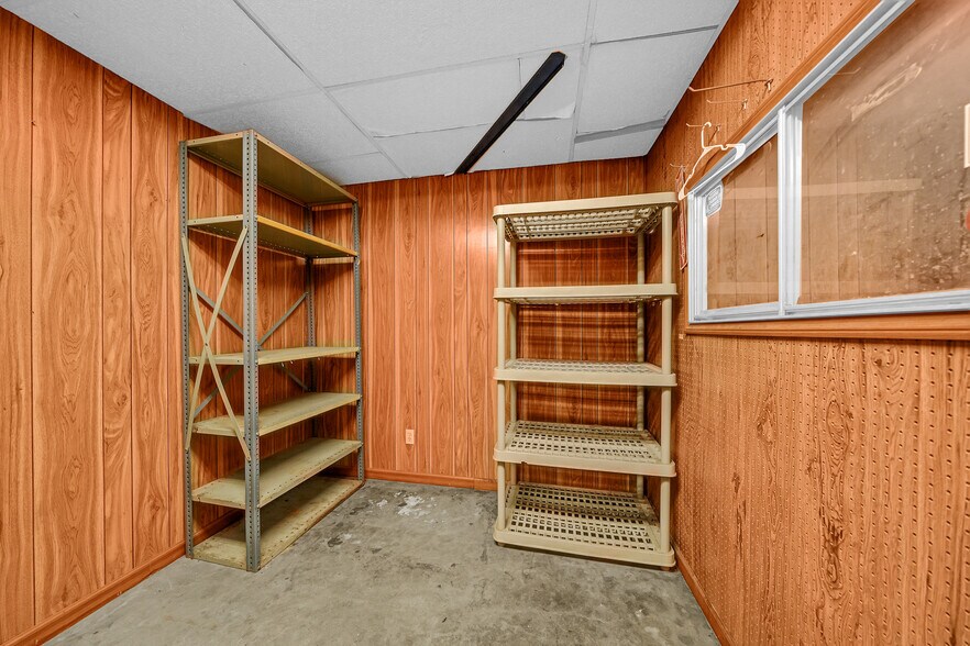 More Photos Of 406 Preston Ave, Pasadena Warehouse For Lease