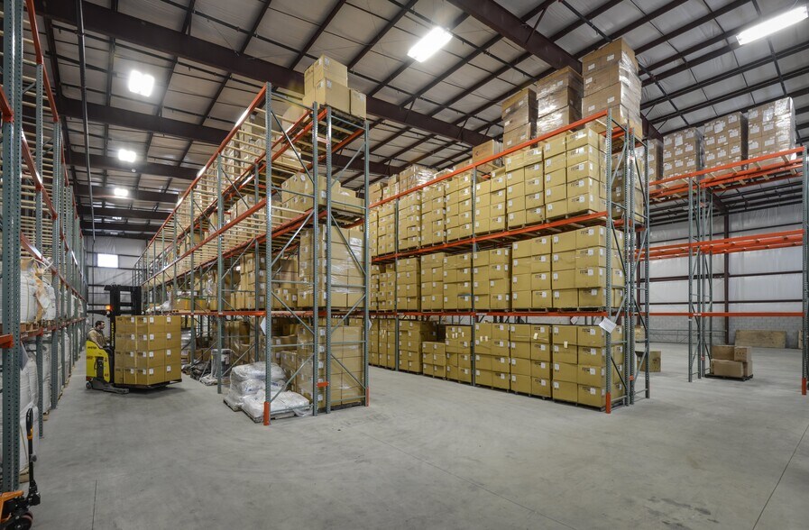 More Photos Of 5049 Center Dr, Latrobe Warehouse For Lease