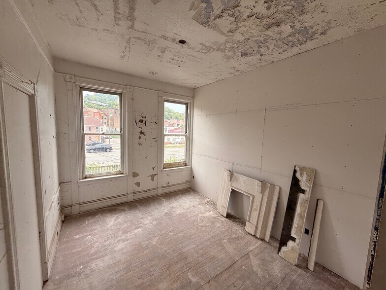 More Photos Of 1913 Central Ave, Cincinnati Office Residential For Sale