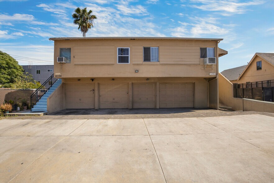 More Photos Of 11234 Hatteras St, North Hollywood Apartments For Sale