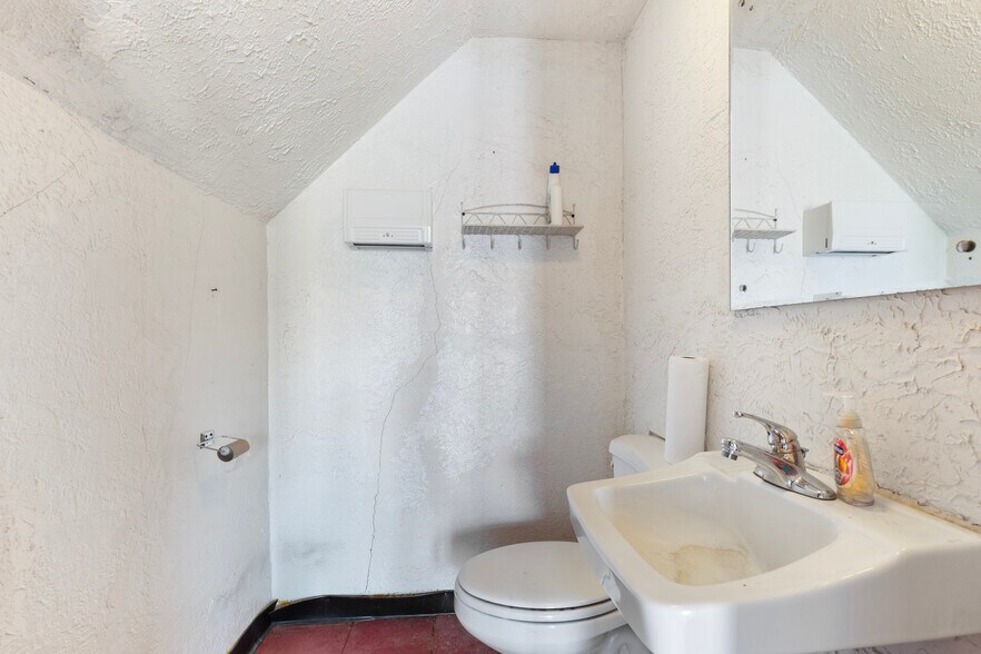 More Photos Of 124-140 W Garfield Ave, Milwaukee Religious Facility For Sale