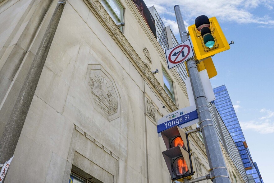 More Photos Of 378 Yonge St, Toronto Storefront Retail Office For Lease