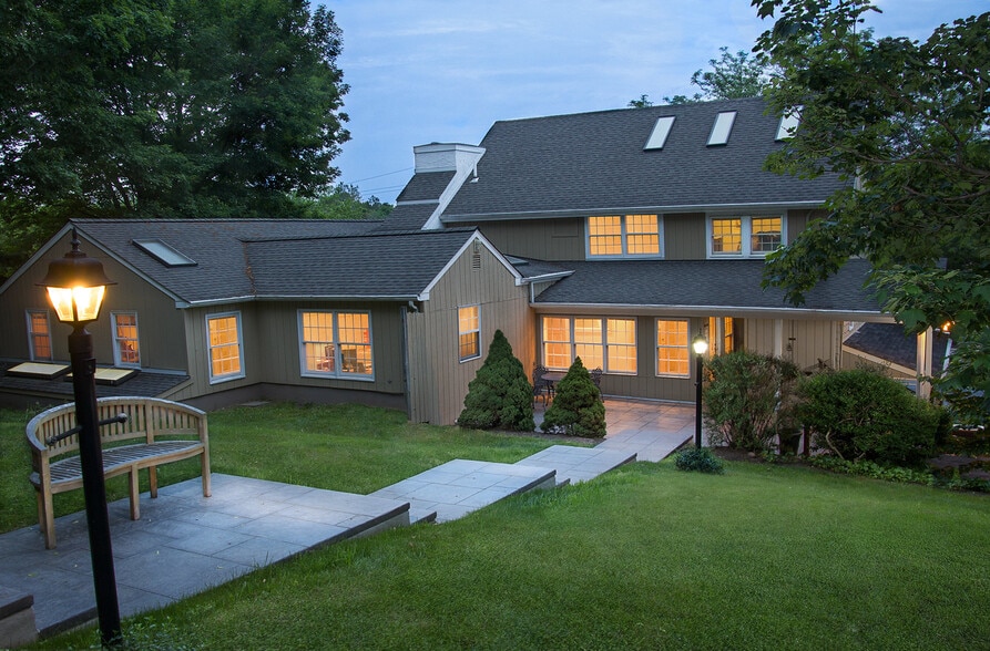 More Photos Of 1105 Taylorsville Rd, Washington Crossing Office For Lease