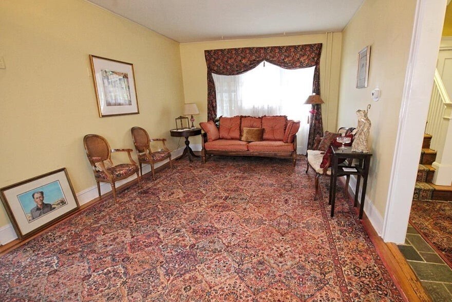 More Photos Of 3891 Amboy Rd, Staten Island Office Residential For Sale