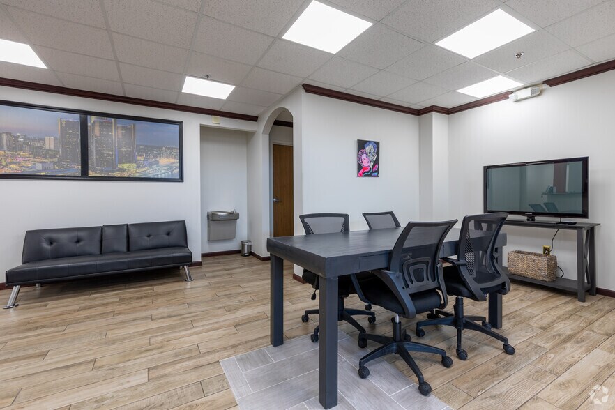 More Photos Of 13810-13854 Lakeside Cir, Sterling Heights Storefront Retail Office For Lease