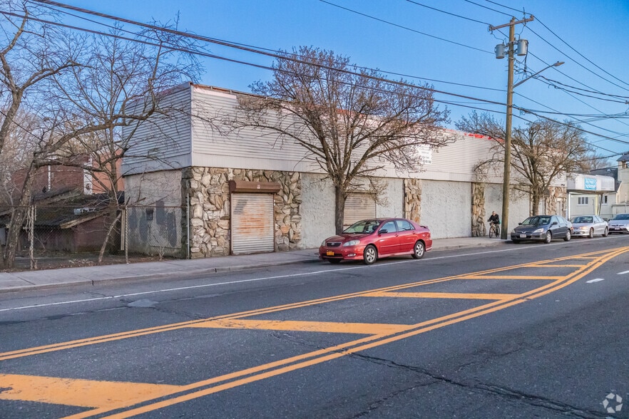 More Photos Of 1500-1540 New York Ave, Huntington Station Office For Sale