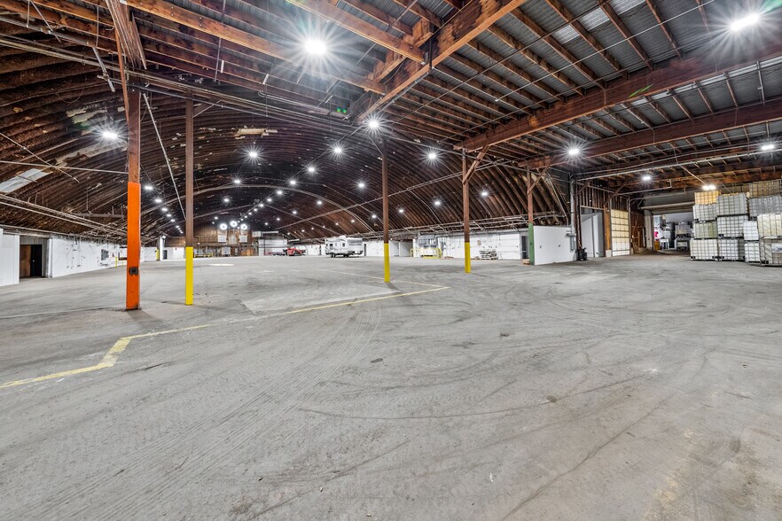 More Photos Of 1385 Antelope Rd, White City Manufacturing For Lease