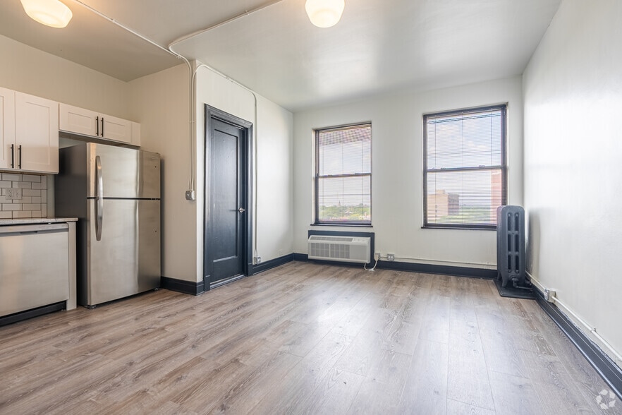 More Photos Of 6805 N Sheridan Rd, Chicago Apartments For Lease