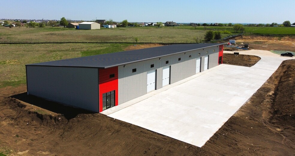 More Photos Of 8137 Florance Rd, Northlake Light Distribution For Lease