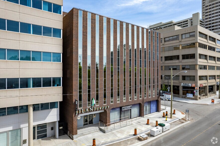 More Photos Of 110 Eglinton Ave W, Toronto Coworking Space