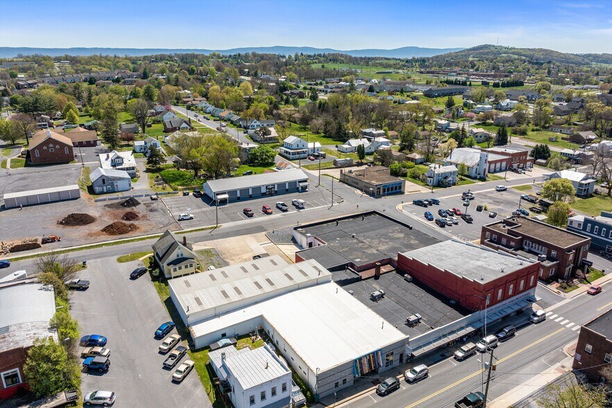 More Photos Of 171 N Central St, Broadway Flex For Sale