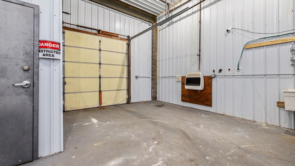 More Photos Of 106 E Smith St, Iron Mountain Distribution For Sale