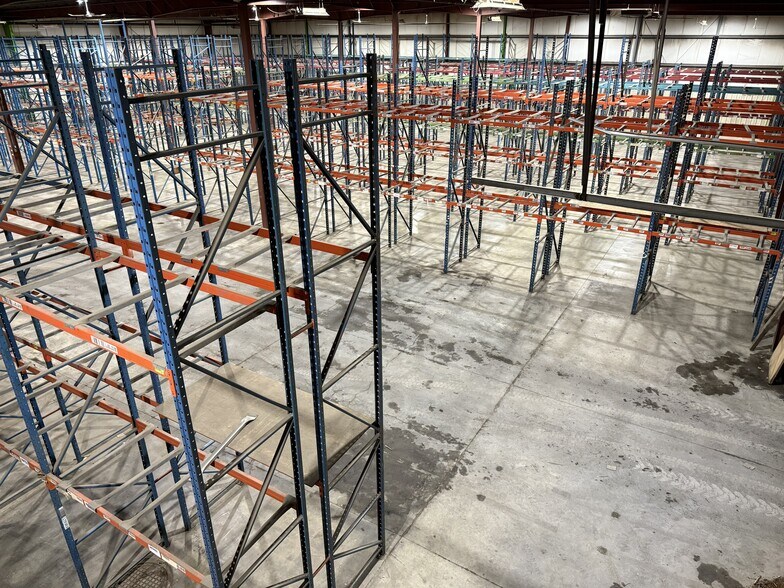 More Photos Of 200 St-Georges St W, North Glengarry Manufacturing For Lease