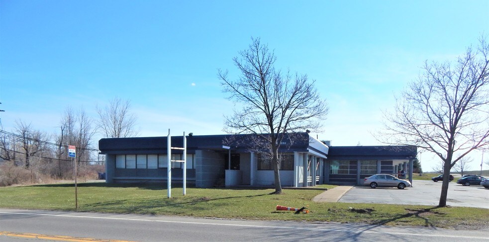 More Photos Of 495 Aero Dr, Cheektowaga Light Distribution For Lease