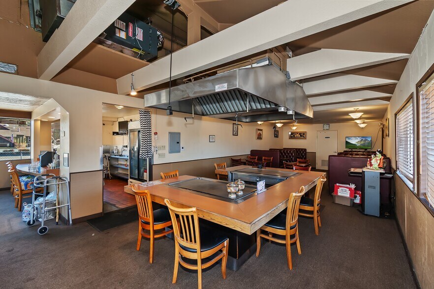 More Photos Of 41025 Big Bear Blvd, Big Bear Lake Restaurant For Sale