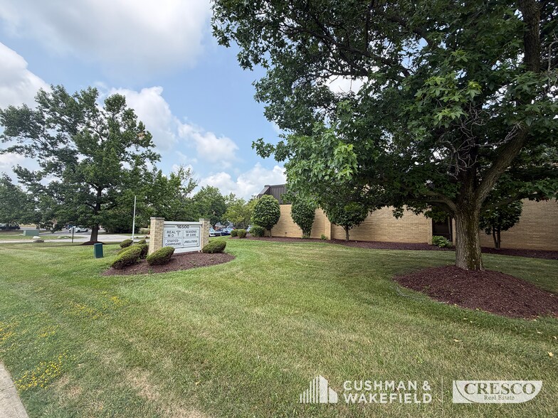 More Photos Of 16500 W Sprague Rd, Middleburg Heights Office For Sale