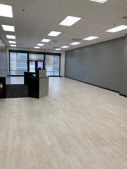 More Photos Of 1976 Lime Kiln Rd, Bellevue Freestanding For Lease