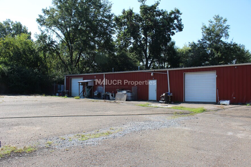 More Photos Of 831 E Peace St, Canton Distribution For Sale