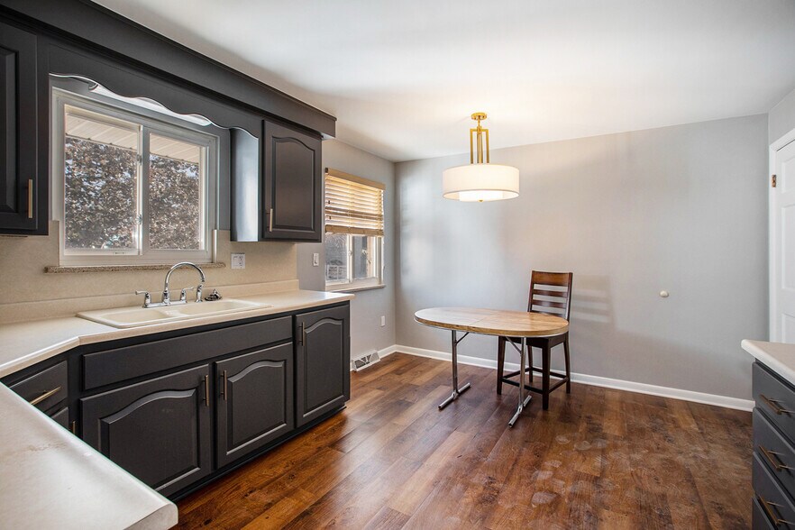More Photos Of 13118 N Highland Cir, Littleton Warehouse For Lease