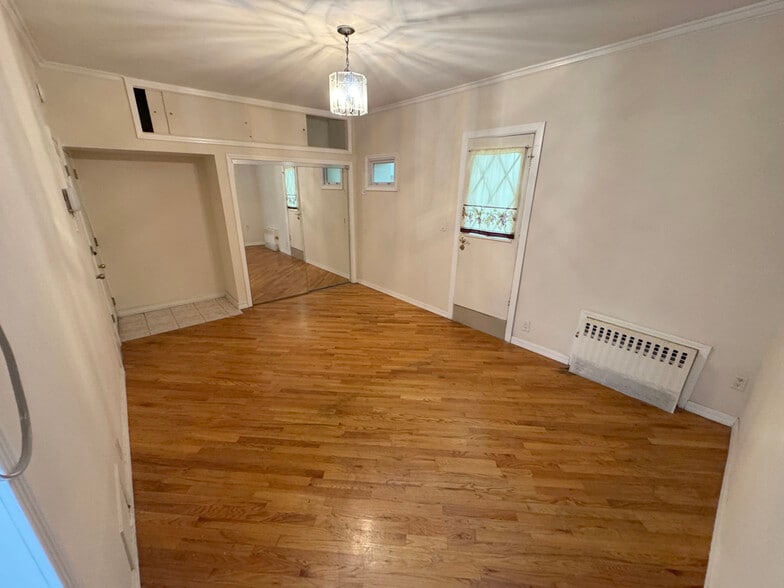 More Photos Of 6308 Bay Pky, Brooklyn Flex For Sale