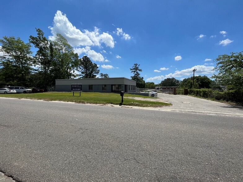 More Photos Of 3285 Associate Dr, North Charleston Light Distribution For Sale