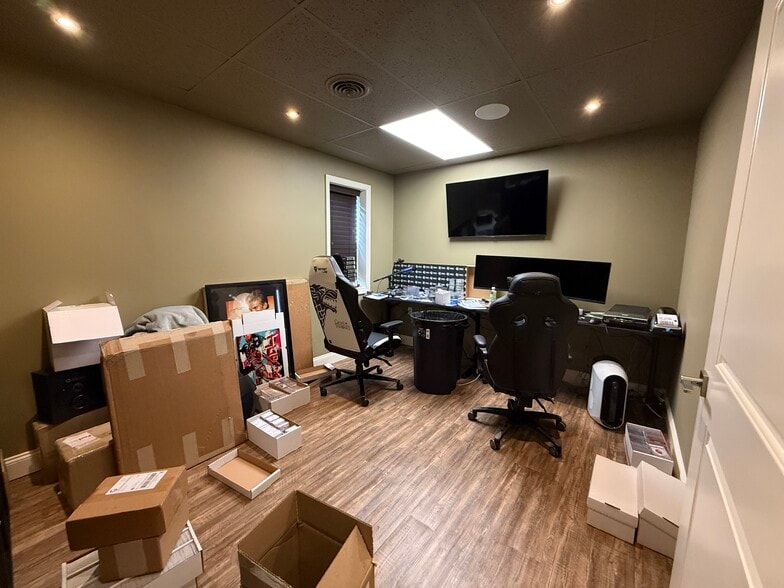 More Photos Of 800 Main St, Hellertown Office For Lease