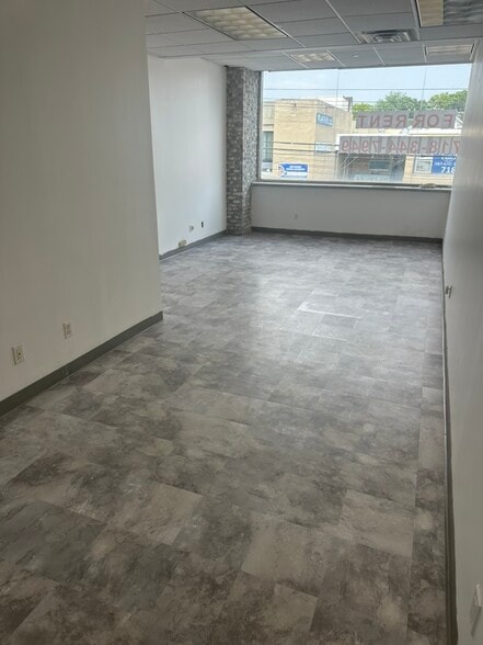 More Photos Of 4532 162nd St, Flushing Storefront For Lease