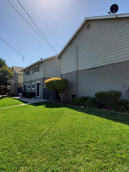 More Photos Of 3501 Lafayette St, Santa Clara Apartments For Sale