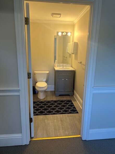 More Photos Of 64R Main St, New Canaan Office For Lease