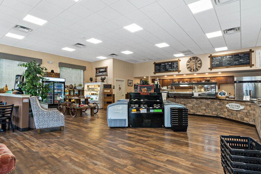 More Photos Of 499 State Rd, Plymouth Restaurant For Sale