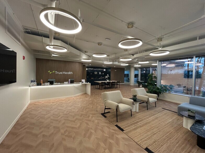 More Photos Of 111 Pfingsten Rd, Deerfield Medical For Lease