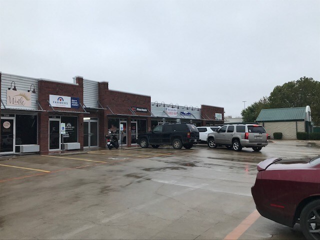More Photos Of 785 W Hidden Creek Pkwy, Burleson General Retail For Lease