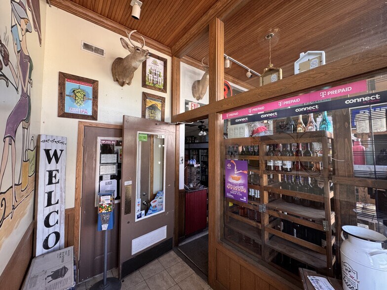 More Photos Of 145 Riley St, Dundee Storefront Retail Office For Sale