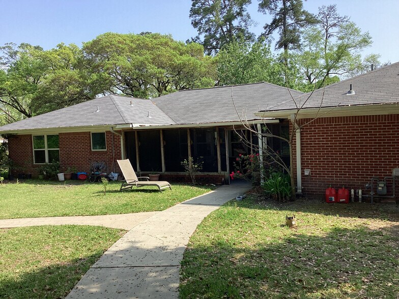 More Photos Of 302 Conroe Dr, Conroe Assisted Living For Sale