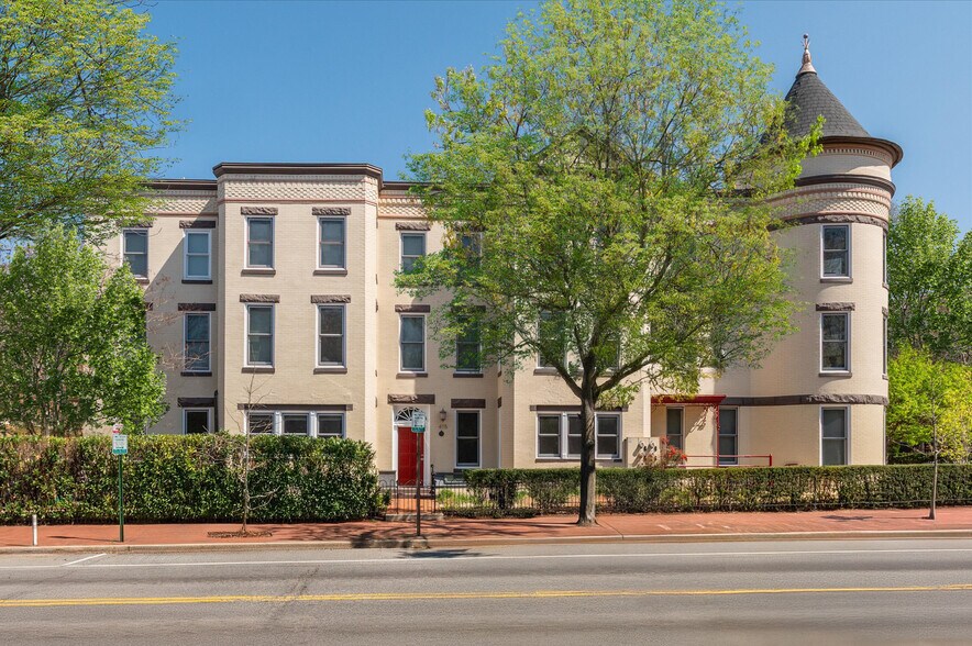 More Photos Of 800 Maryland Ave NE, Washington Office Residential For Sale