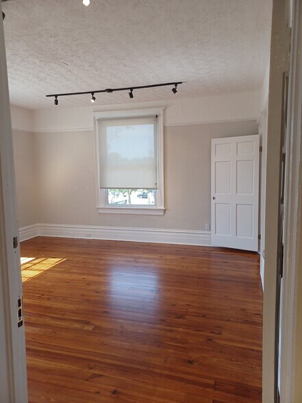 More Photos Of 330 W 9th St, Jacksonville Unknown For Lease