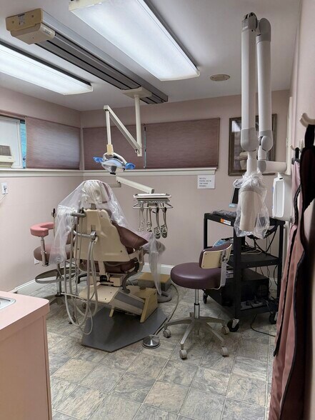 More Photos Of 510 Thacher St, Attleboro Medical For Sale