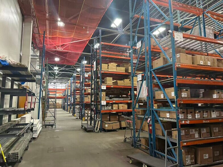 More Photos Of 57-07 49th Pl, Maspeth Warehouse For Lease
