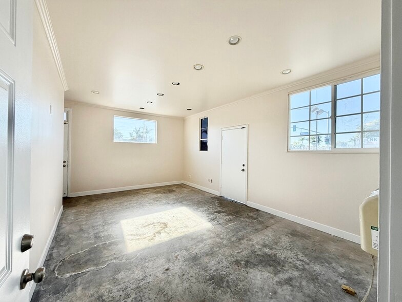 More Photos Of 4401 Firestone Blvd, South Gate Flex For Lease