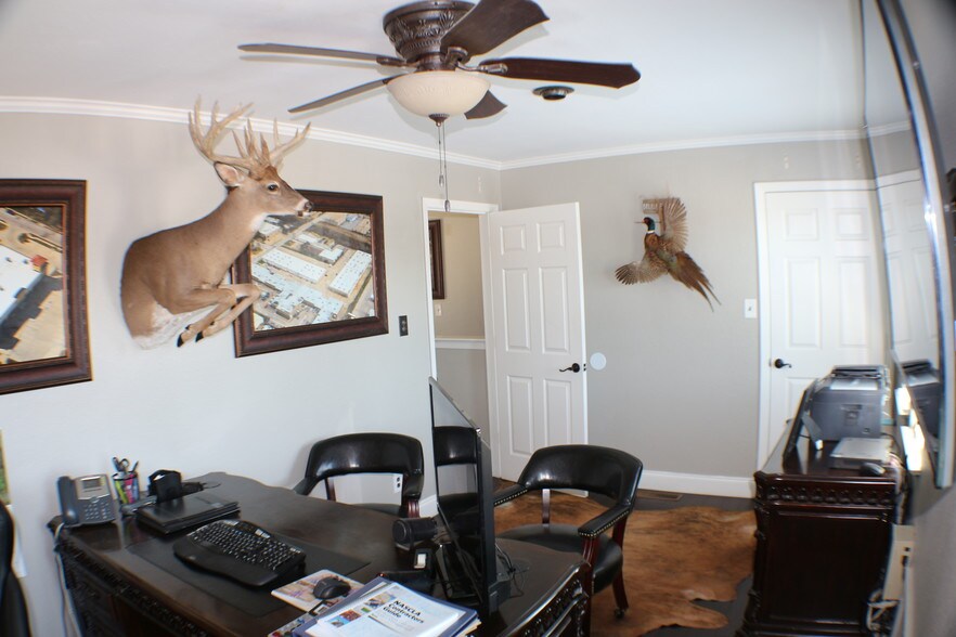 More Photos Of 618 S Belt Line Rd, Irving Office For Lease
