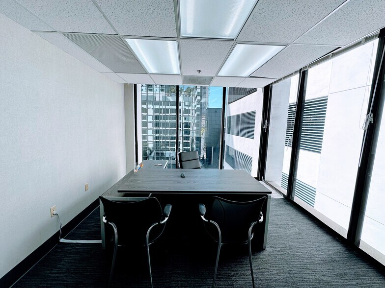 More Photos Of 1110 Brickell Ave, Miami Office For Lease