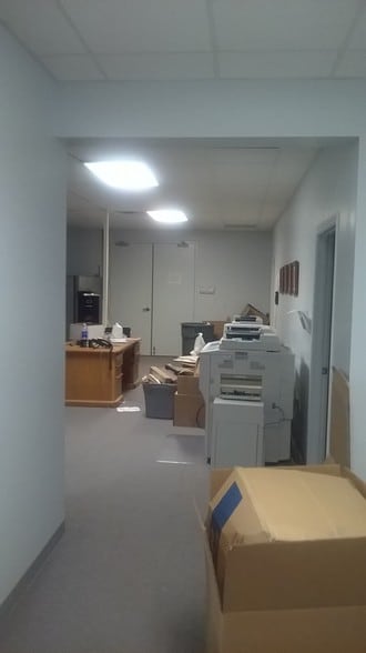 More Photos Of 801 N Bryan Ave, Bryan Warehouse For Lease