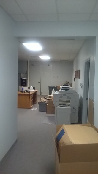 More Photos Of 801 N Bryan Ave, Bryan Warehouse For Lease